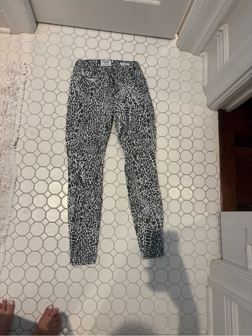 Frame Denim Black and White Leopard Skinny Jeans